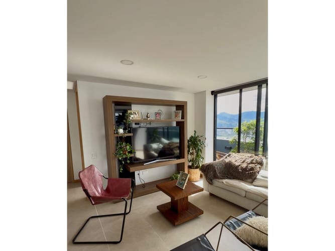 Apartamento de 2 alcobas en venta en Vía Las Palmas, Medellín, 130 m² · foto 2 de 24