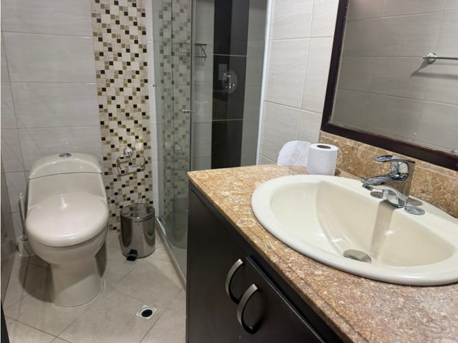 Apartamento de 4 alcobas en arriendo en Los Balsos, Medellín, 132 m² · foto 7 de 12