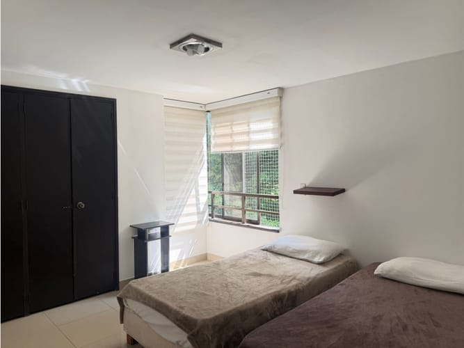 Apartamento de 4 alcobas en arriendo en Los Balsos, Medellín, 132 m² · foto 10 de 12
