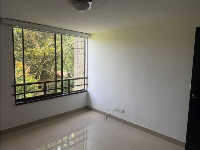 Apartamento de 4 alcobas en arriendo en Los Balsos, Medellín, 132 m² · foto 11 de 12