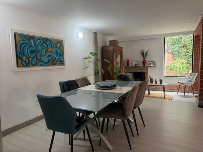 Casa de 4 alcobas en venta en Los Naranjos, Medellín, 240 m² · foto 8 de 24