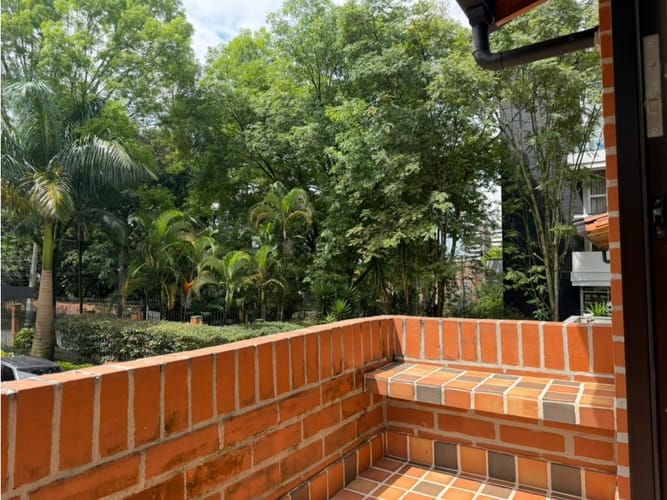 Casa de 4 alcobas en venta en Los Naranjos, Medellín, 240 m² · foto 11 de 24