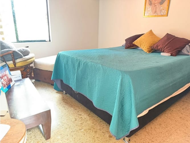 Casa de 4 alcobas en venta en Los Naranjos, Medellín, 240 m² · foto 13 de 24