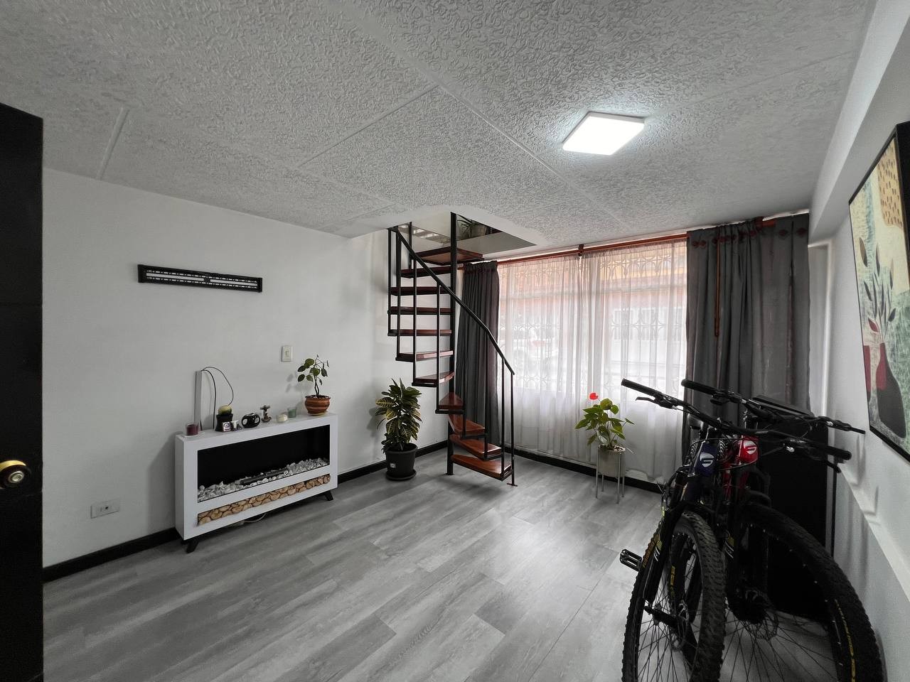 Casa en venta en La Giralda, Bogotá · foto 3 de 23