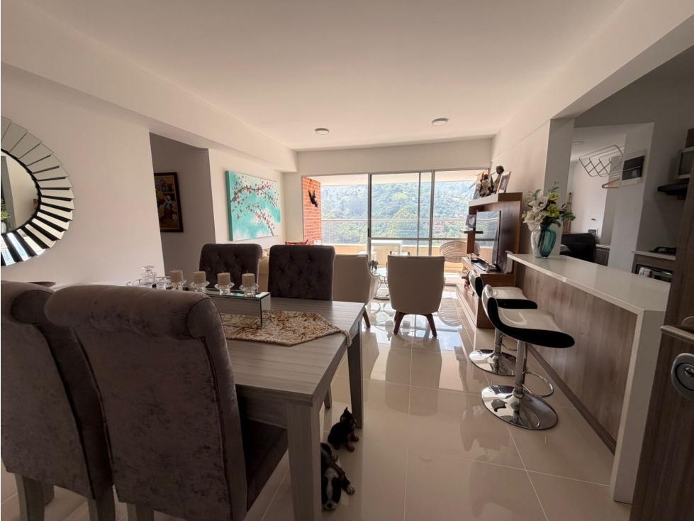 Apartamento en venta en La Candelaria, Medellín · foto 2 de 24