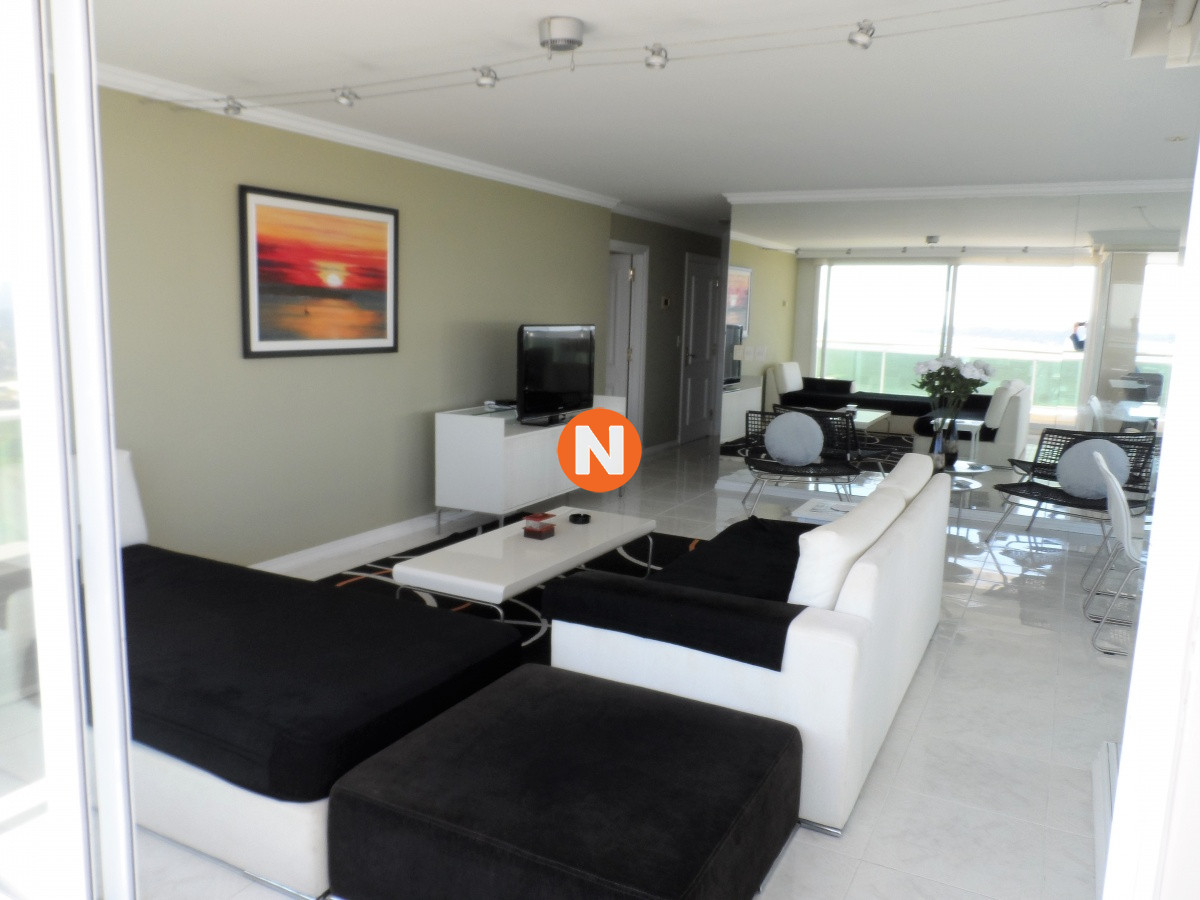 Apartamento en Alquiler, Mansa, Punta del Este, 3 Dormitorios. · Foto 4