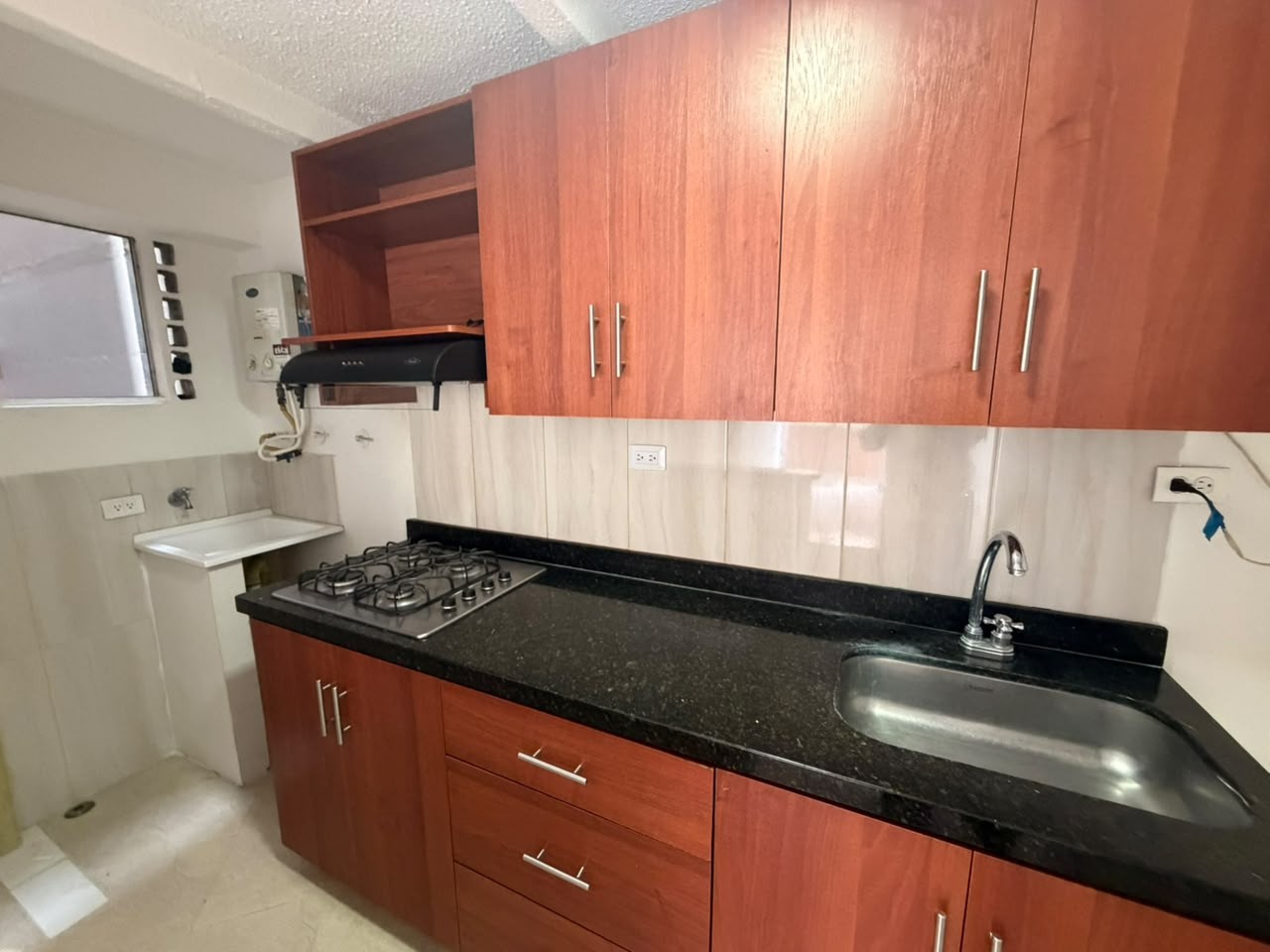 Apartamento en venta en Los Colores, Medellín · foto 4 de 14