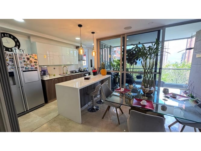 Apartamento de 3 alcobas en venta en La Linde, Medellín, 144 m² · foto 3 de 24