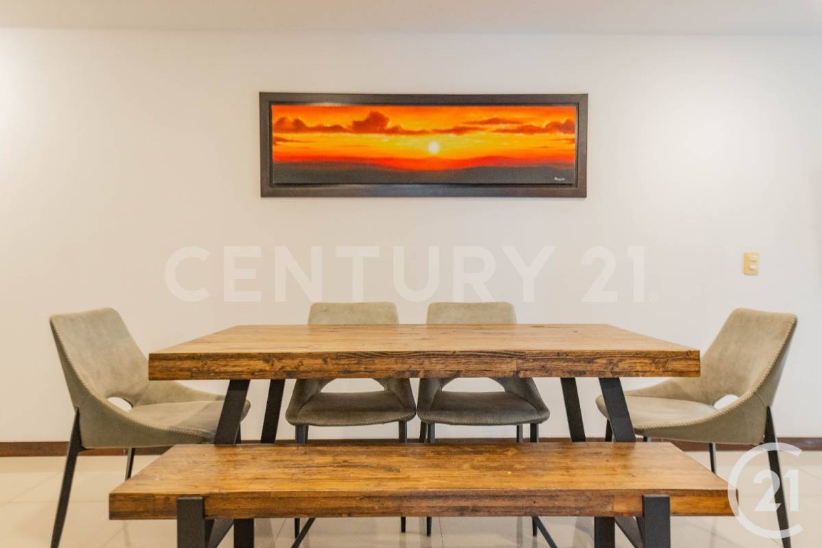 Apartamento en arriendo en El Poblado, Medellín · foto 3 de 23