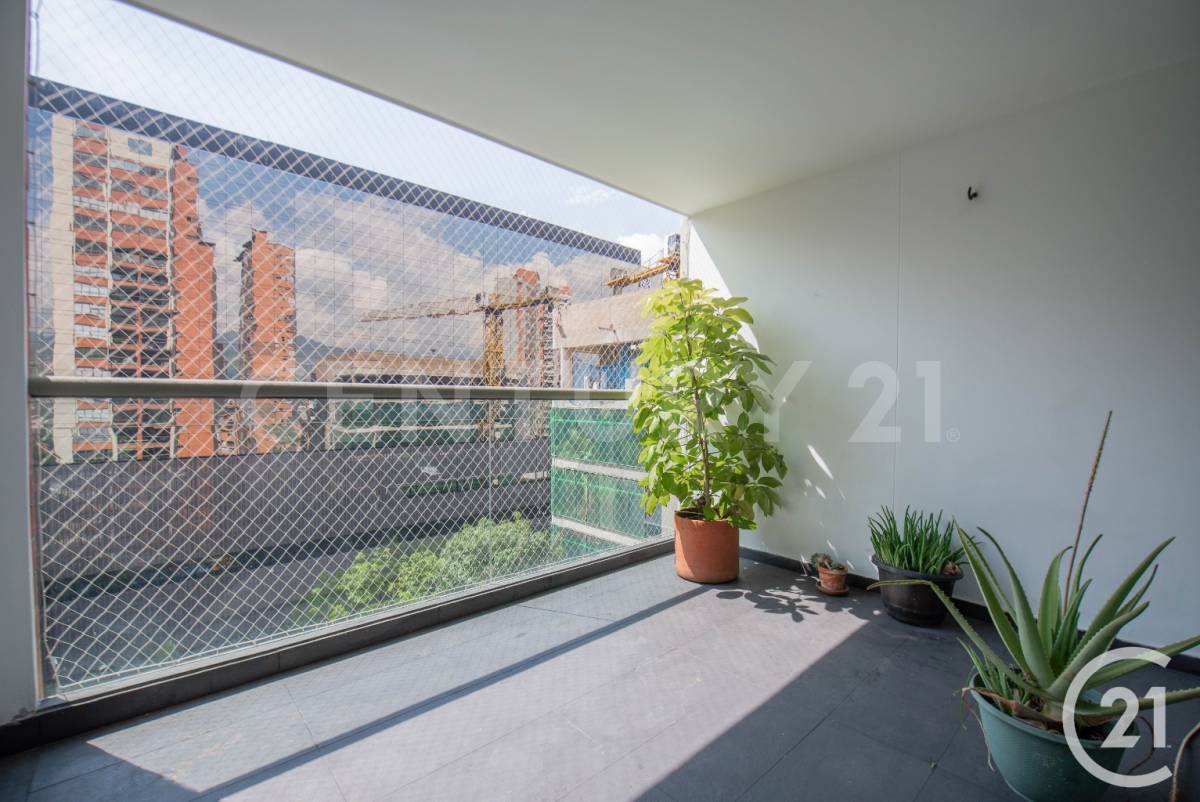 Apartamento en arriendo en El Poblado, Medellín · foto 5 de 23