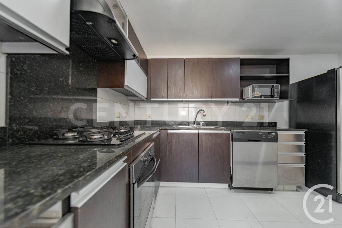 Apartamento en arriendo en El Poblado, Medellín · foto 12 de 23