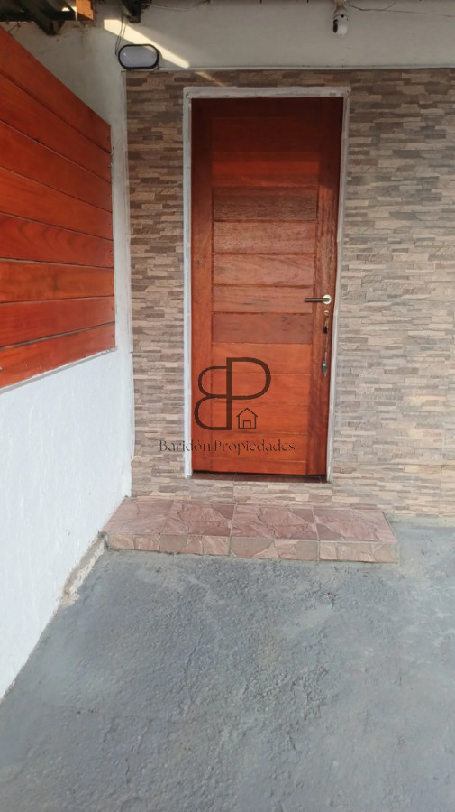 Alquiler Casa 2 Dormitorios Montes de Solymar Cochera y Patio · Foto 4