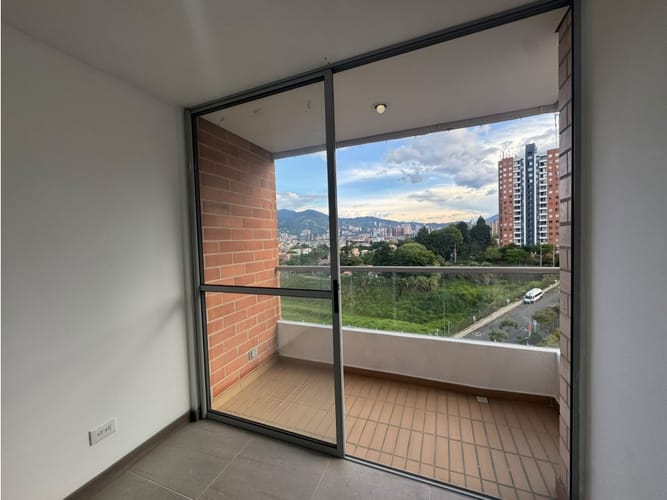 Apartamento en venta en La Independencia, Itagüí · foto 7 de 15