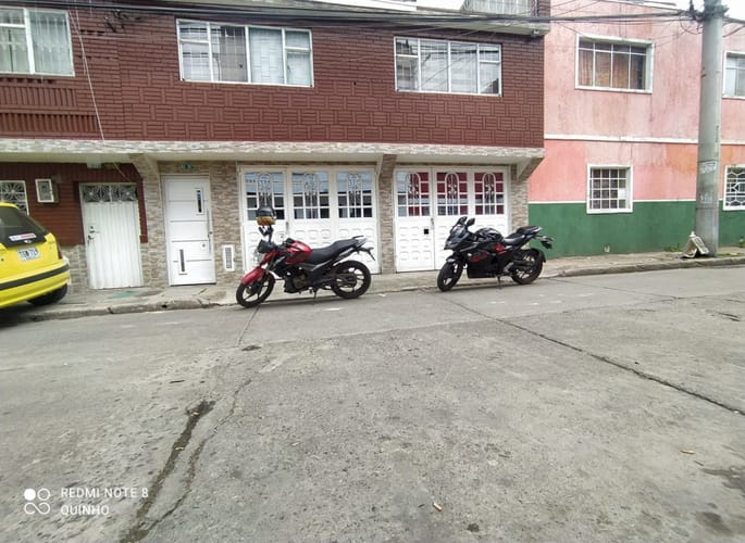Casa de 6 alcobas en venta en San Jorge Sur, Bogotá, 250 m² · foto 2 de 18