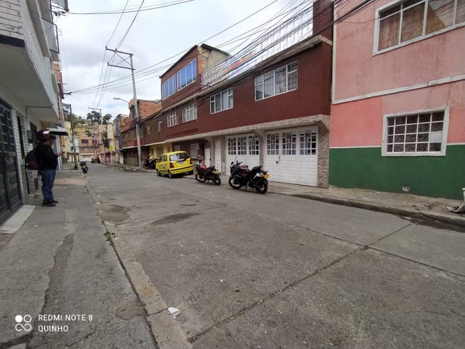 Casa de 6 alcobas en venta en San Jorge Sur, Bogotá, 250 m² · foto 4 de 18
