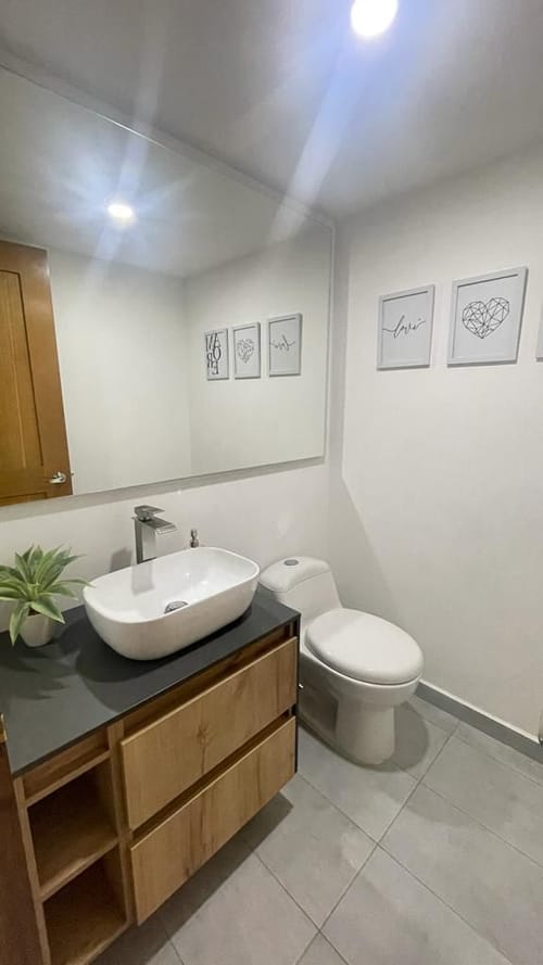 Apartamento de 1 alcoba en arriendo en El Diamante 2, Medellín, 77 m² · foto 3 de 10