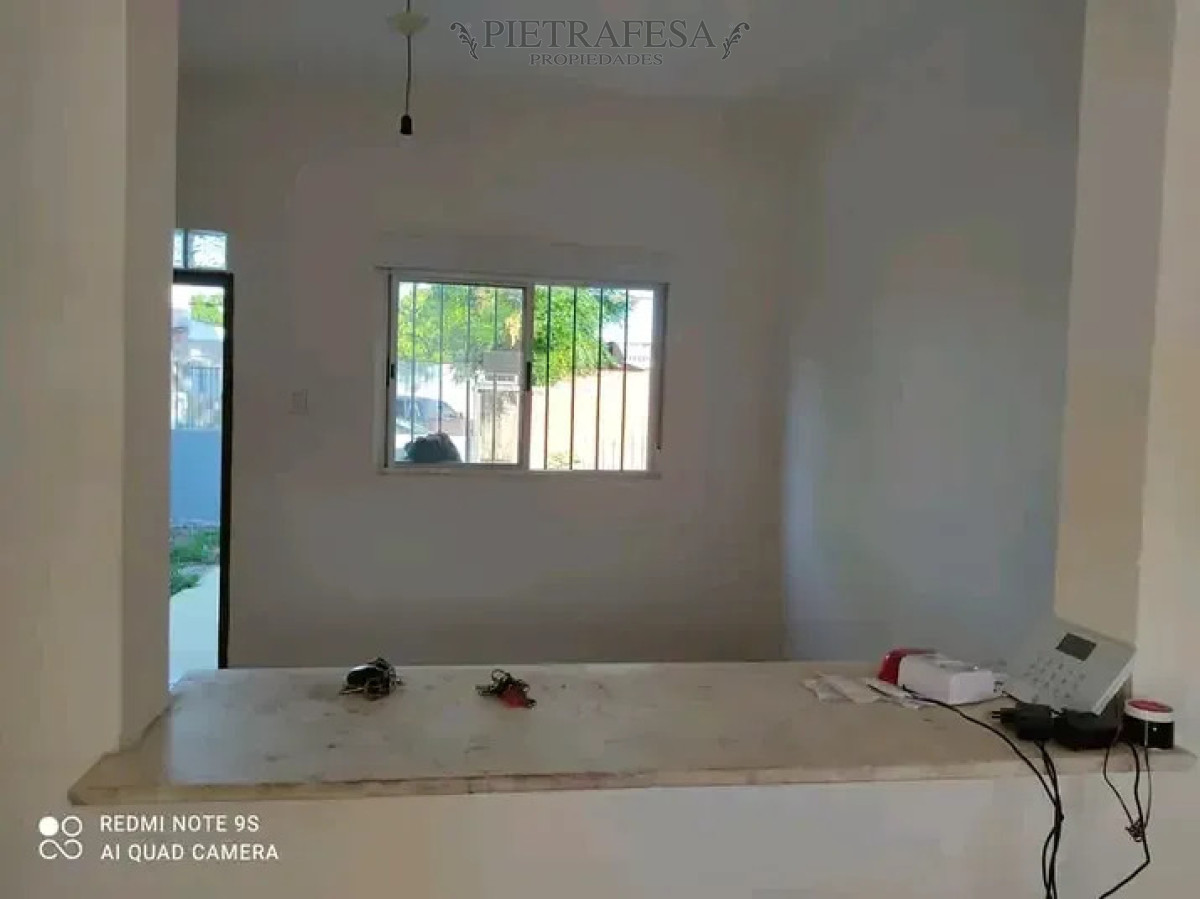 Apartamento en alquiler, 2 dormitorios, 1 baño, patio, cochera. Flor de Maroñas. · Foto 2