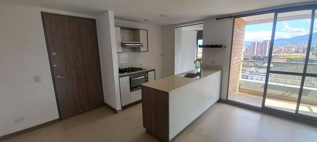 Apartamento de 3 alcobas en venta en Suramericana, Medellín, 72 m² · foto 4 de 24