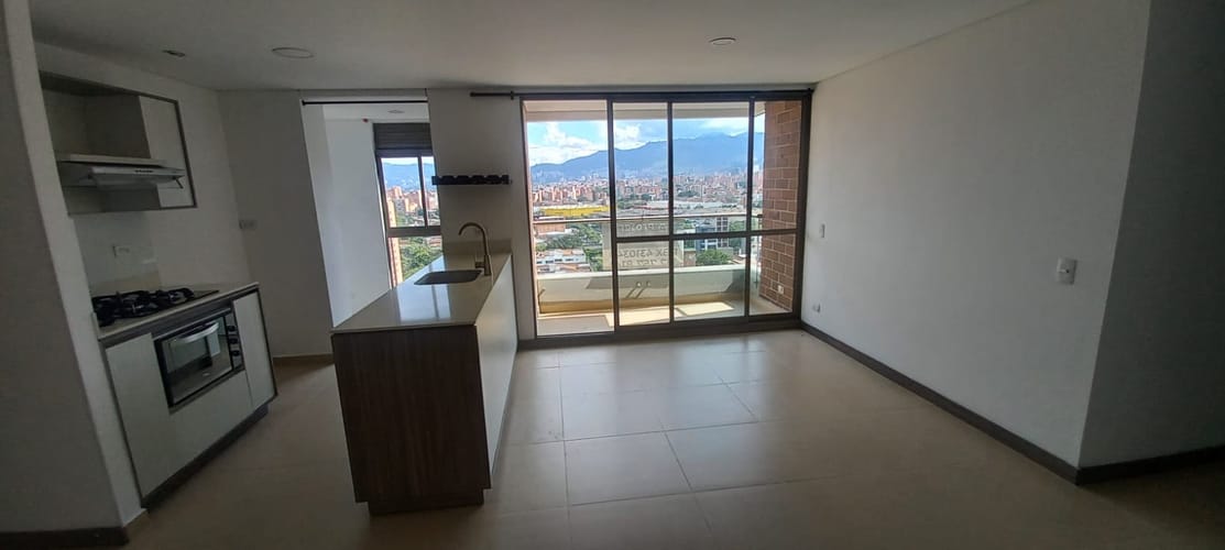 Apartamento de 3 alcobas en venta en Suramericana, Medellín, 72 m² · foto 6 de 24