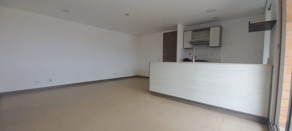 Apartamento de 3 alcobas en venta en Suramericana, Medellín, 72 m² · foto 8 de 24