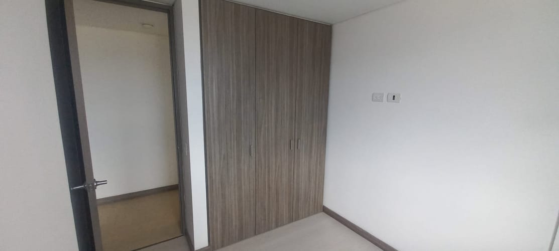 Apartamento de 3 alcobas en venta en Suramericana, Medellín, 72 m² · foto 12 de 24