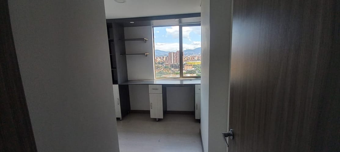 Apartamento de 3 alcobas en venta en Suramericana, Medellín, 72 m² · foto 16 de 24