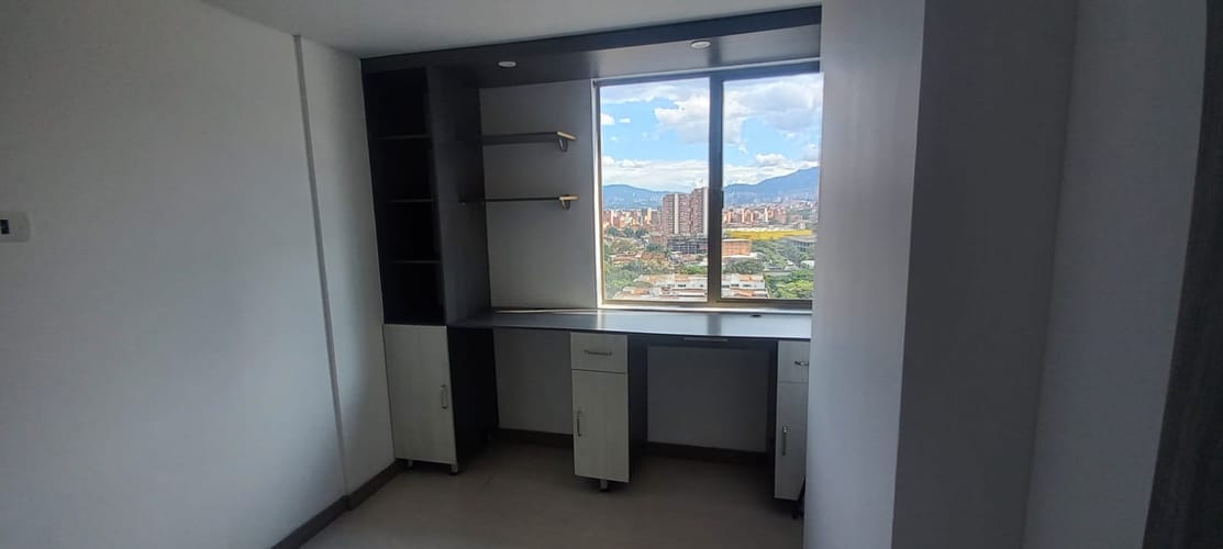 Apartamento de 3 alcobas en venta en Suramericana, Medellín, 72 m² · foto 18 de 24