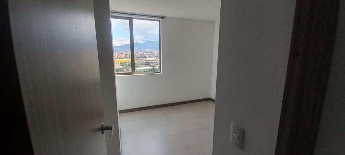 Apartamento de 3 alcobas en venta en Suramericana, Medellín, 72 m² · foto 19 de 24