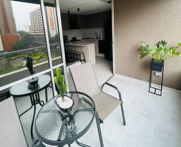 Apartamento de 3 alcobas en venta en Laureles, Medellín, 82 m² · foto 2 de 20