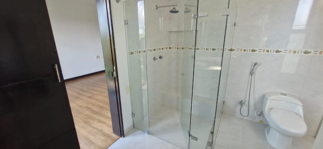 Casa de 4 alcobas en venta en El Porvenir, Rionegro, 427 m² · foto 13 de 21