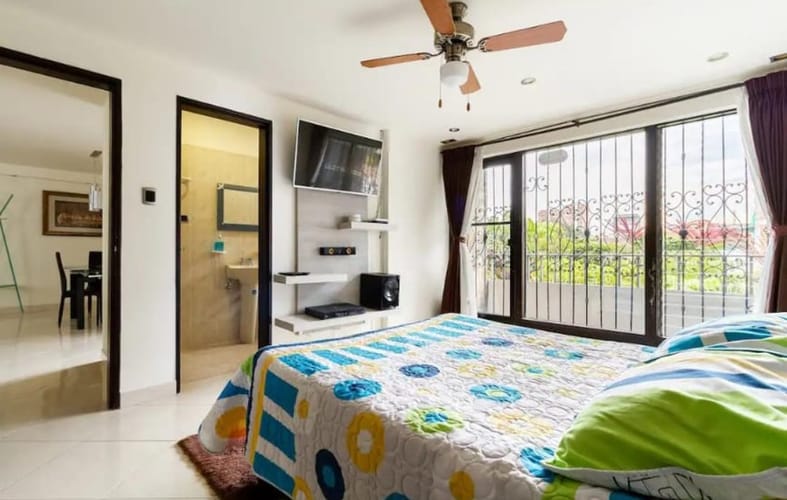 Casa de 5 alcobas en venta en Laureles, Medellín, 135 m² · foto 8 de 8