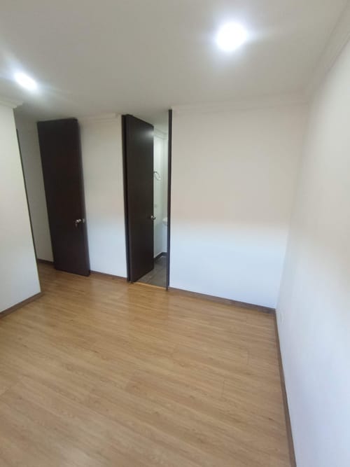 Apartamento de 3 alcobas en venta en Cabañas, Bello, 65 m² · foto 9 de 17