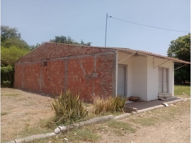 Casa de 3 alcobas en venta en Ricaurte, 84 m² · foto 2 de 18