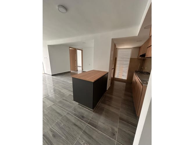 Apartamento en venta en Valle Del Lili, Cali · foto 7 de 24