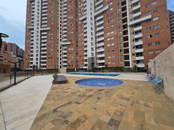 Apartamento de 3 alcobas en venta en Las Lomitas, Sabaneta, 70 m² · foto 23 de 24