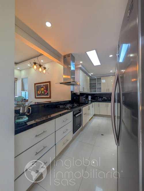 Casa de 4 alcobas en venta en El Castillo, Jamundí, 229 m² · foto 3 de 24