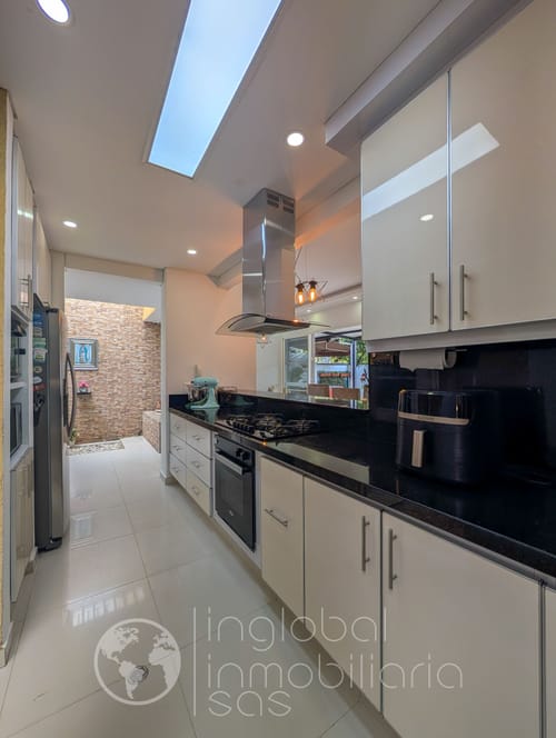 Casa de 4 alcobas en venta en El Castillo, Jamundí, 229 m² · foto 4 de 24