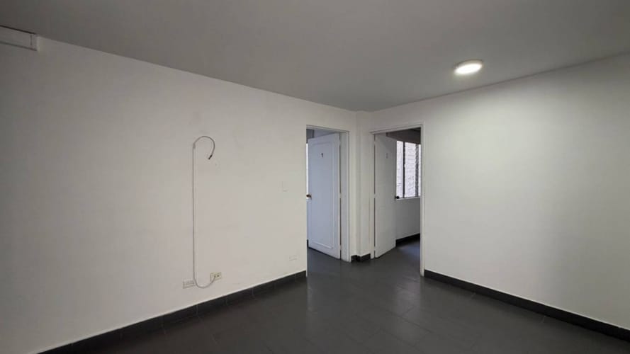 Oficina en arriendo en Conquistadores, Medellín, 43 m² · foto 2 de 12