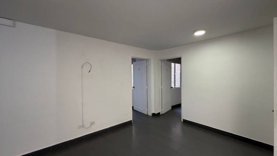 Oficina en arriendo en Conquistadores, Medellín, 43 m² · foto 3 de 12