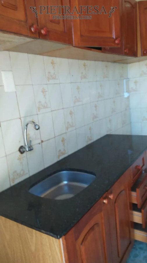 Casa en alquiler, 4 dormitorios, 1 baño, patio, cochera. Lagomar. · Foto 4
