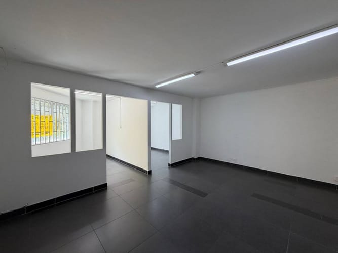 Oficina en arriendo en Conquistadores, Medellín, 43 m² · foto 4 de 10