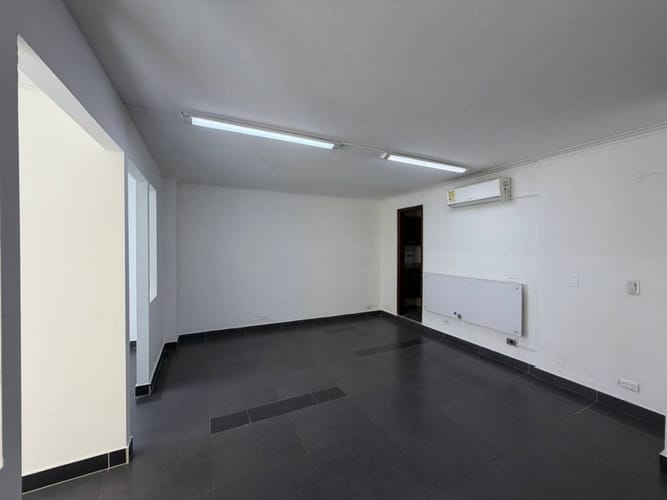 Oficina en arriendo en Conquistadores, Medellín, 43 m² · foto 7 de 10