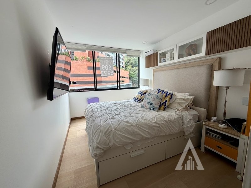 Apartamento en venta en Los Naranjos, Envigado · foto 3 de 14
