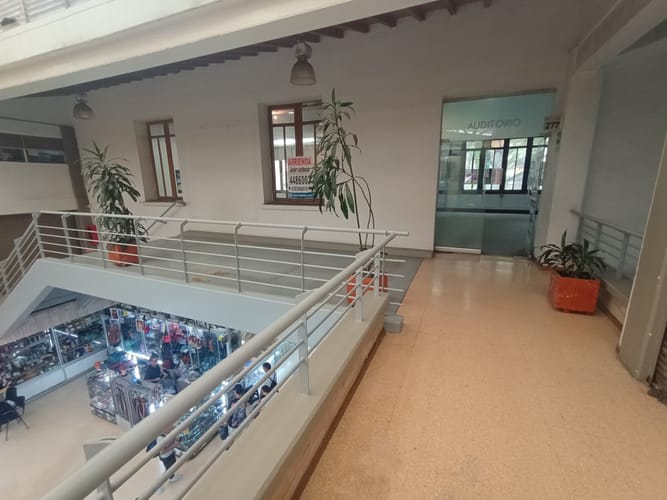 Local en arriendo en La Candelaria, Medellín, 207 m² · foto 2 de 8