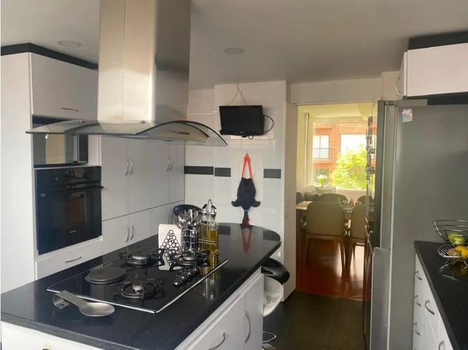 Apartamento de 3 alcobas en venta en Foledo, Bogotá, 81 m² · foto 4 de 24
