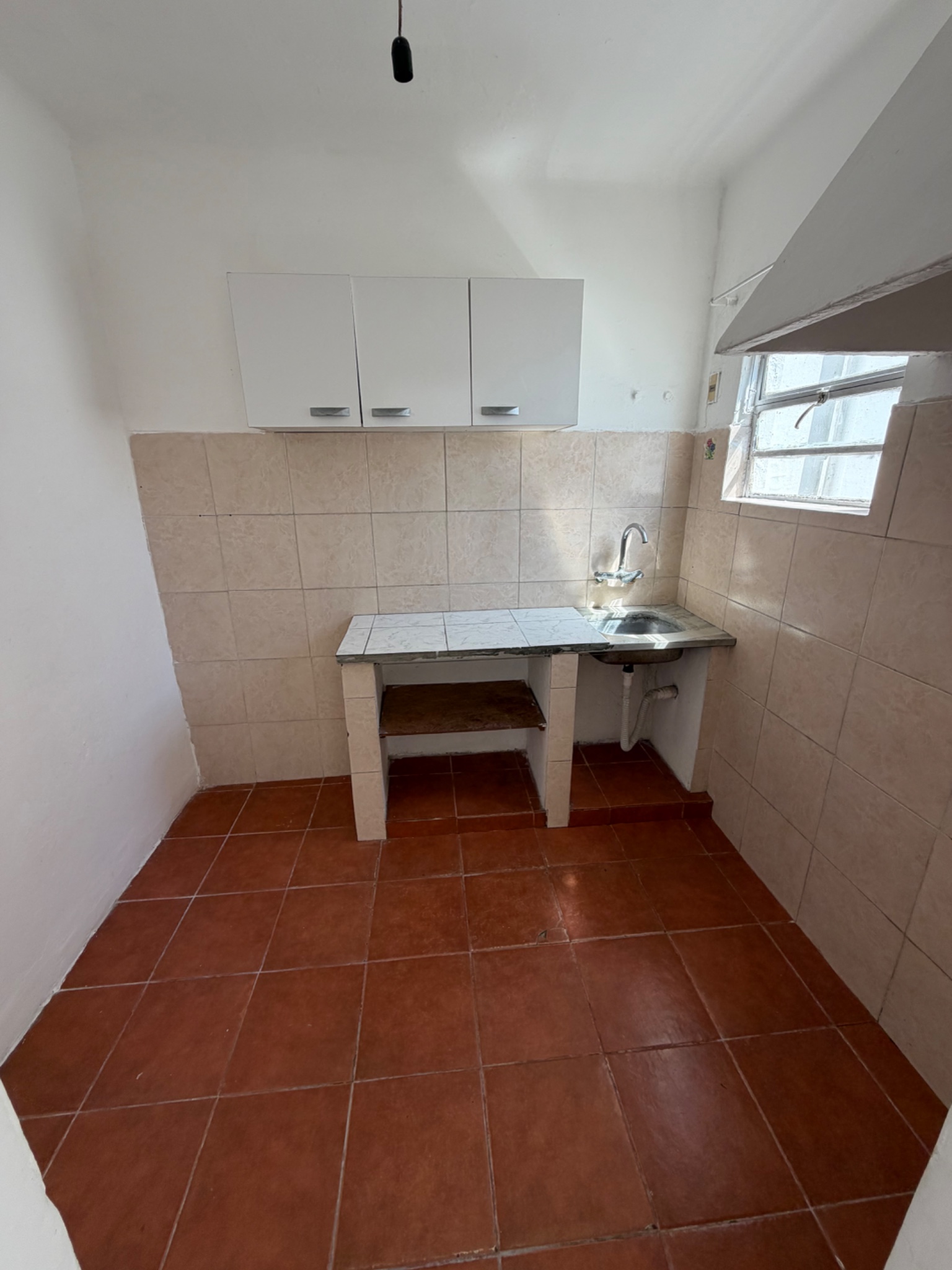 Alquilo apartamento de 1 dormitorio y patio próximo al Hospital Policíal. · Foto 5