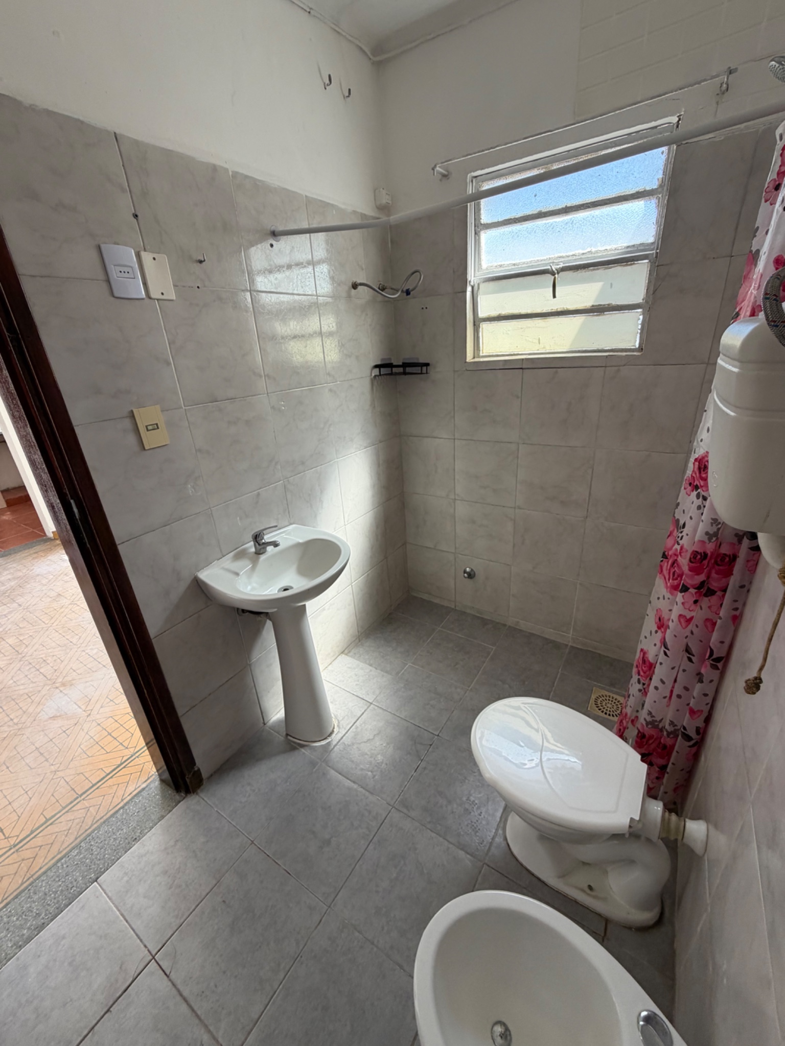 Alquilo apartamento de 1 dormitorio y patio próximo al Hospital Policíal. · Foto 10