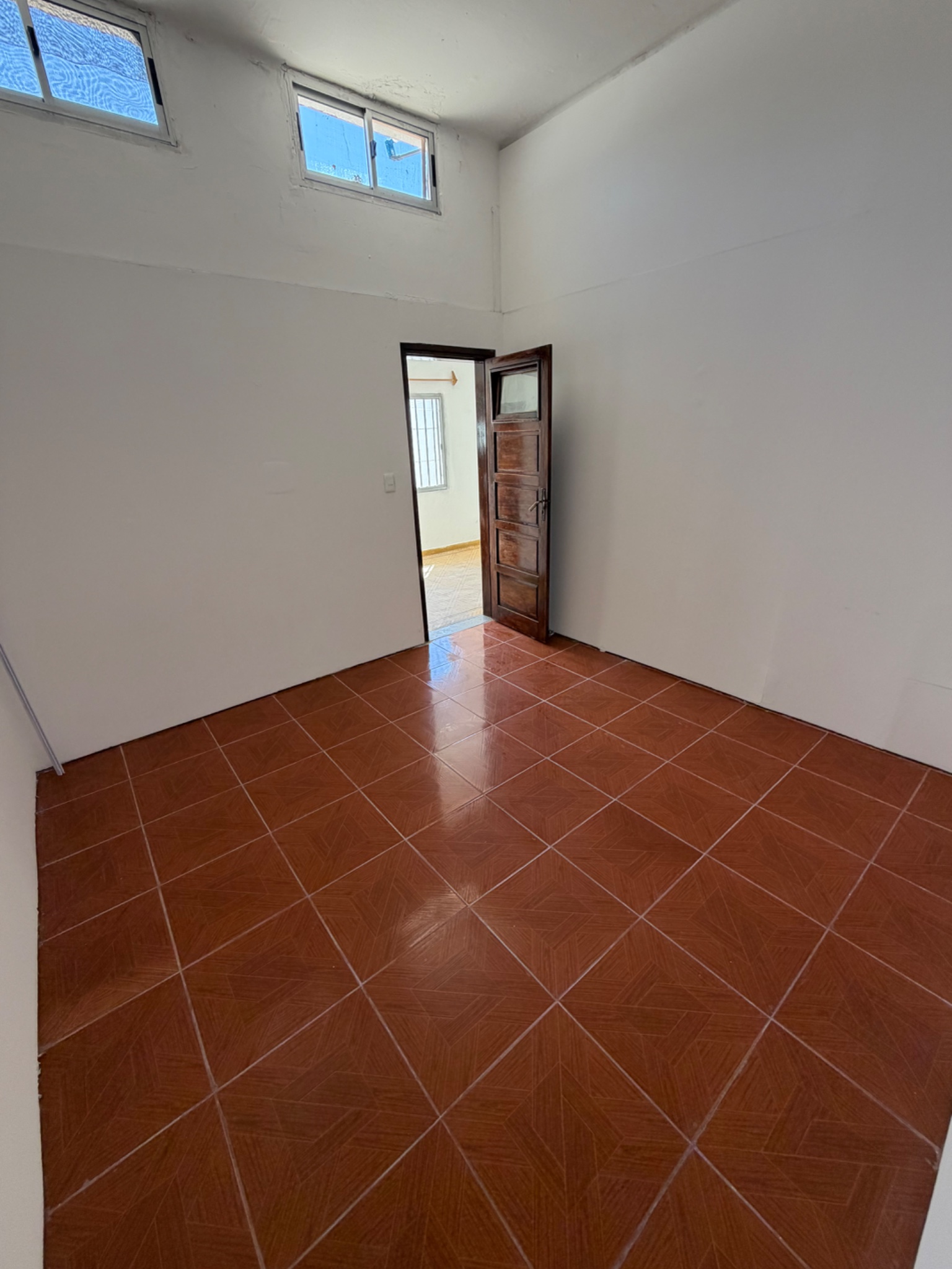 Alquilo apartamento de 1 dormitorio y patio próximo al Hospital Policíal. · Foto 7