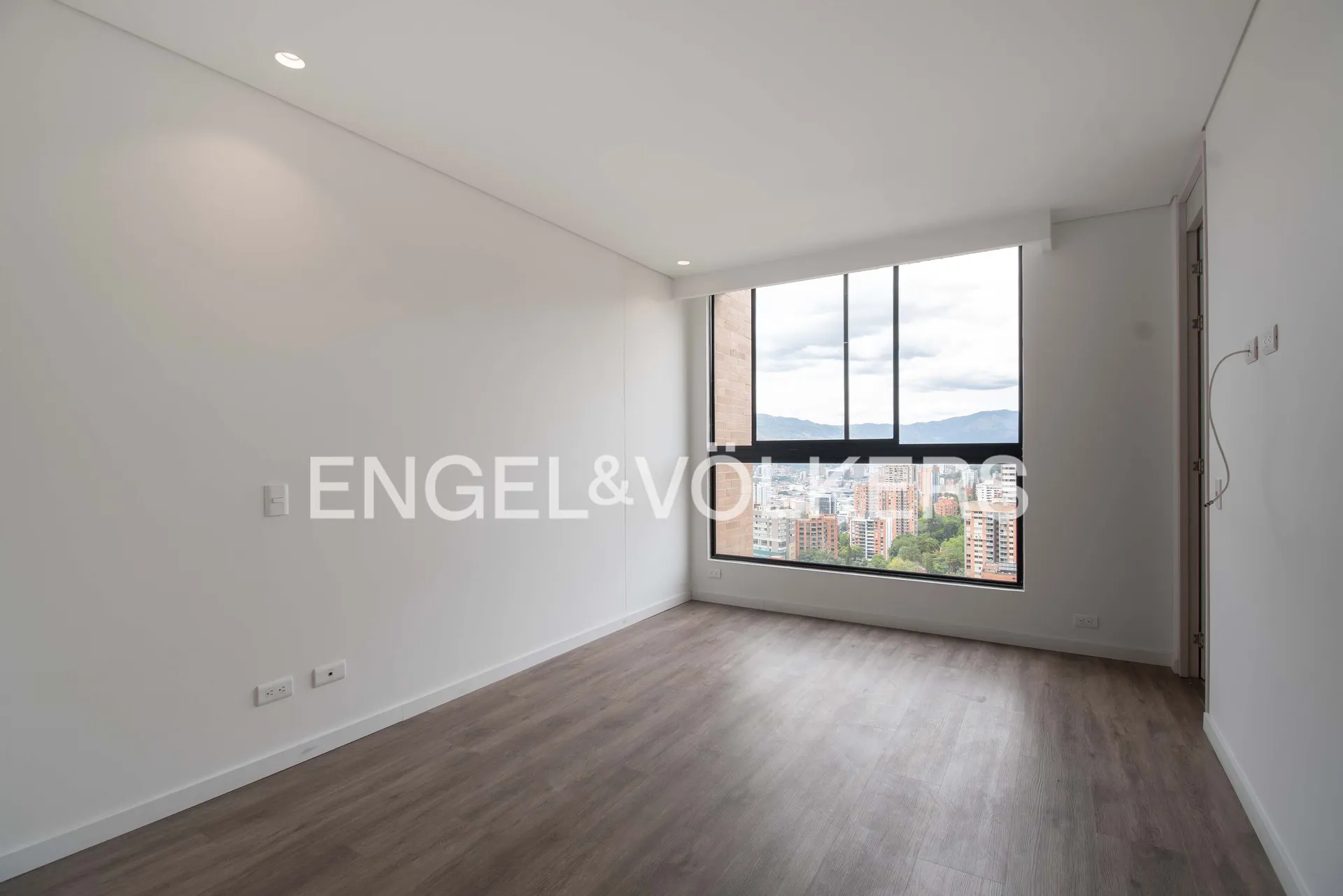 Apartamento en arriendo en Lalinde, Medellín · foto 11 de 16