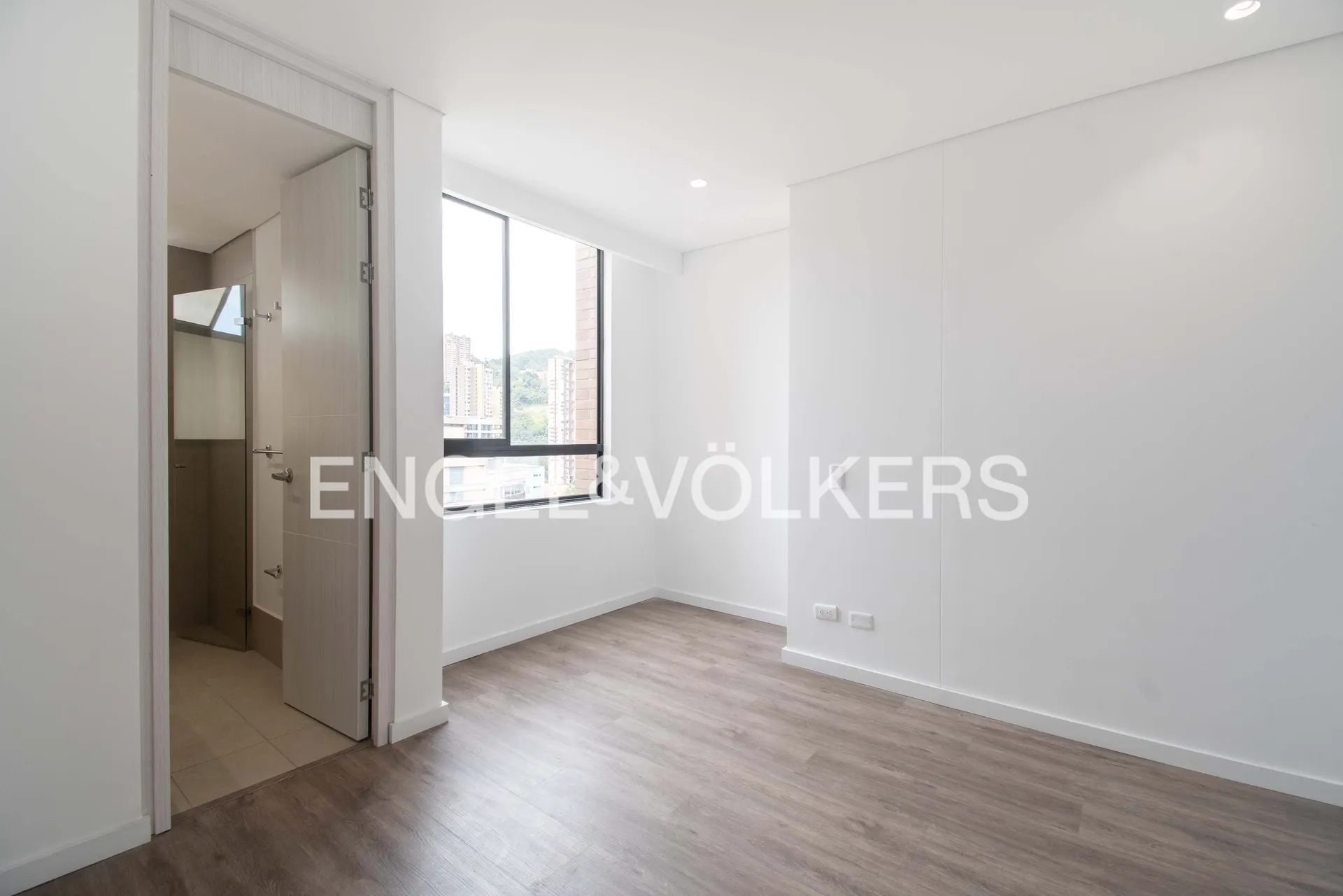 Apartamento en arriendo en Lalinde, Medellín · foto 9 de 16